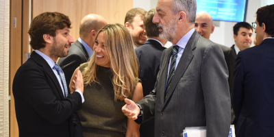 De izqda. a drcha. Felipe Quintá, Susana Solís y Francisco Milán