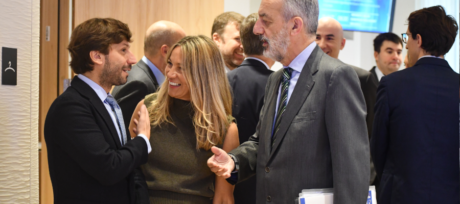 De izqda. a drcha. Felipe Quintá, Susana Solís y Francisco Milán